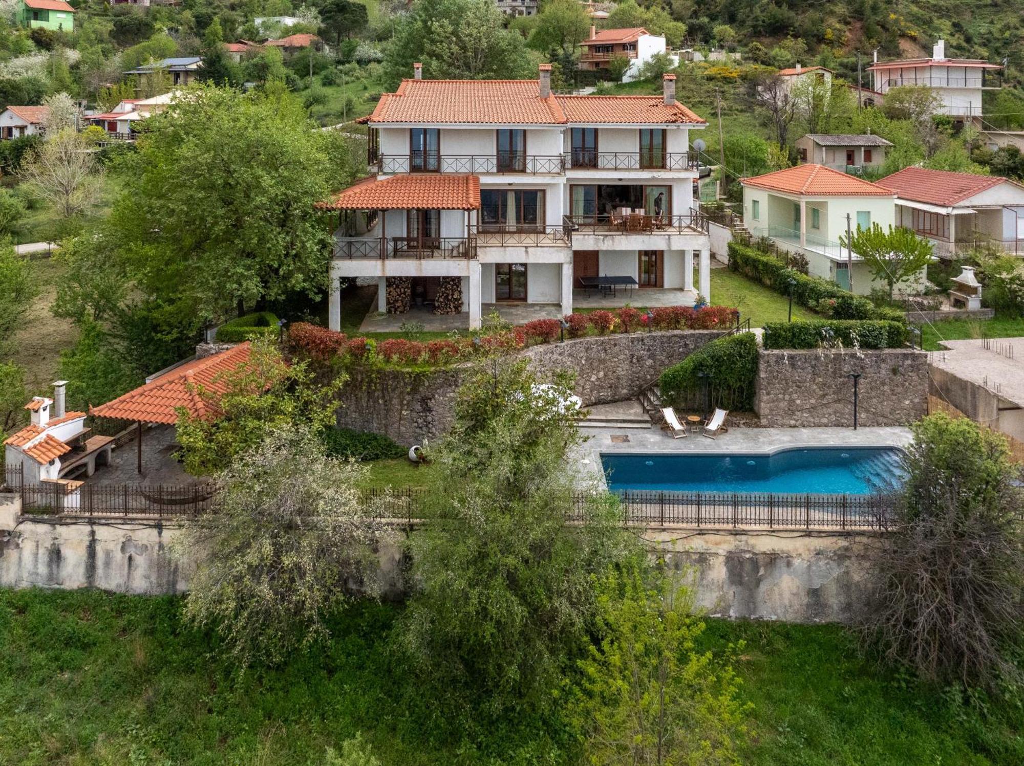 Traditional Luxury Villa ARMONIA Aigio Esterno foto